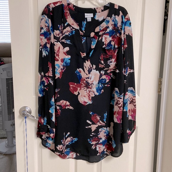 Ava & Viv Tops - Ava and Viv womens colorful blouse
